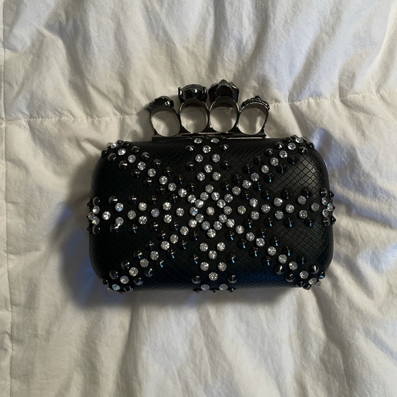 Royal Digs Clutch - Picture 2 of 6